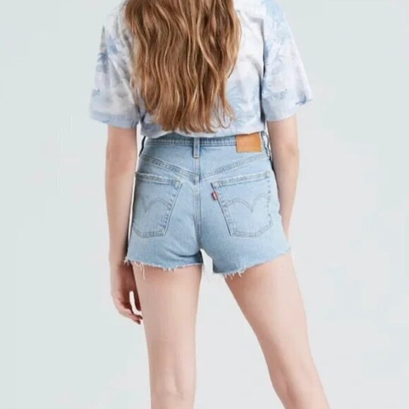 Levi's 501 High Rise Jean Shorts in Tango Light Wash size 26 - Picture 3 of 7